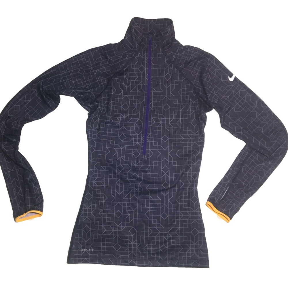 Nike Women’s long sleeve pullover top activewear